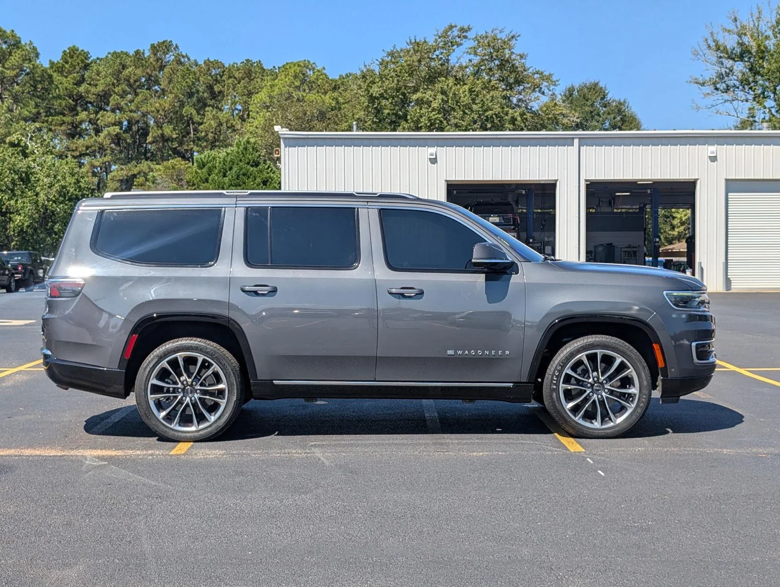 Used 2022 Baltic Gray Metallic Clearcoat Jeep Series III image 6