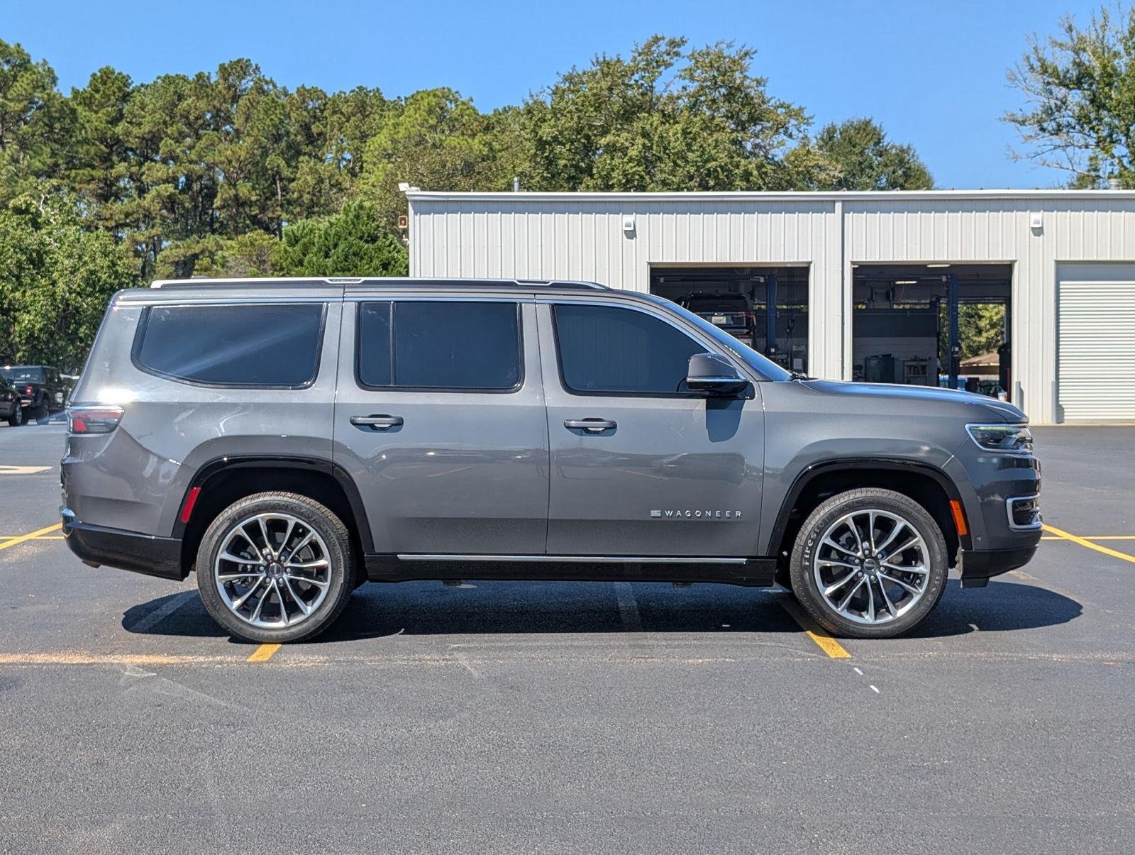 Used 2022 Baltic Gray Metallic Clearcoat Jeep Series III image 6
