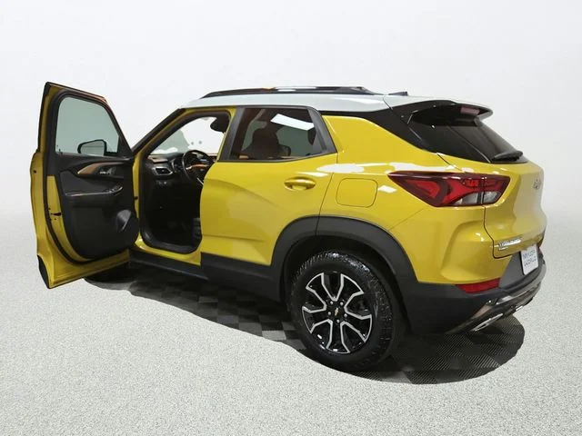 Used 2023 Yellow Chevrolet ACTIV image 16
