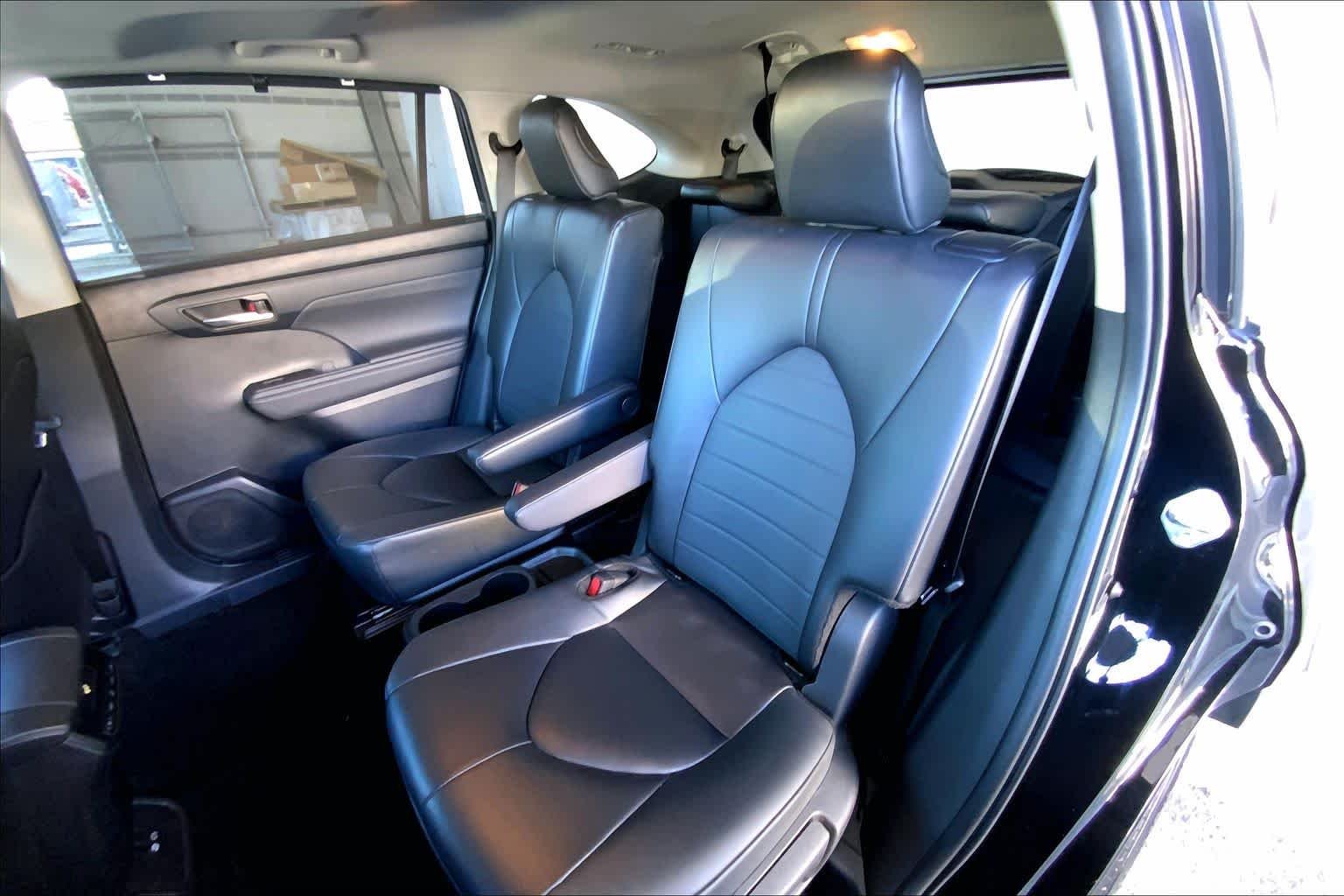 2024 Toyota Highlander LE - Photo 36