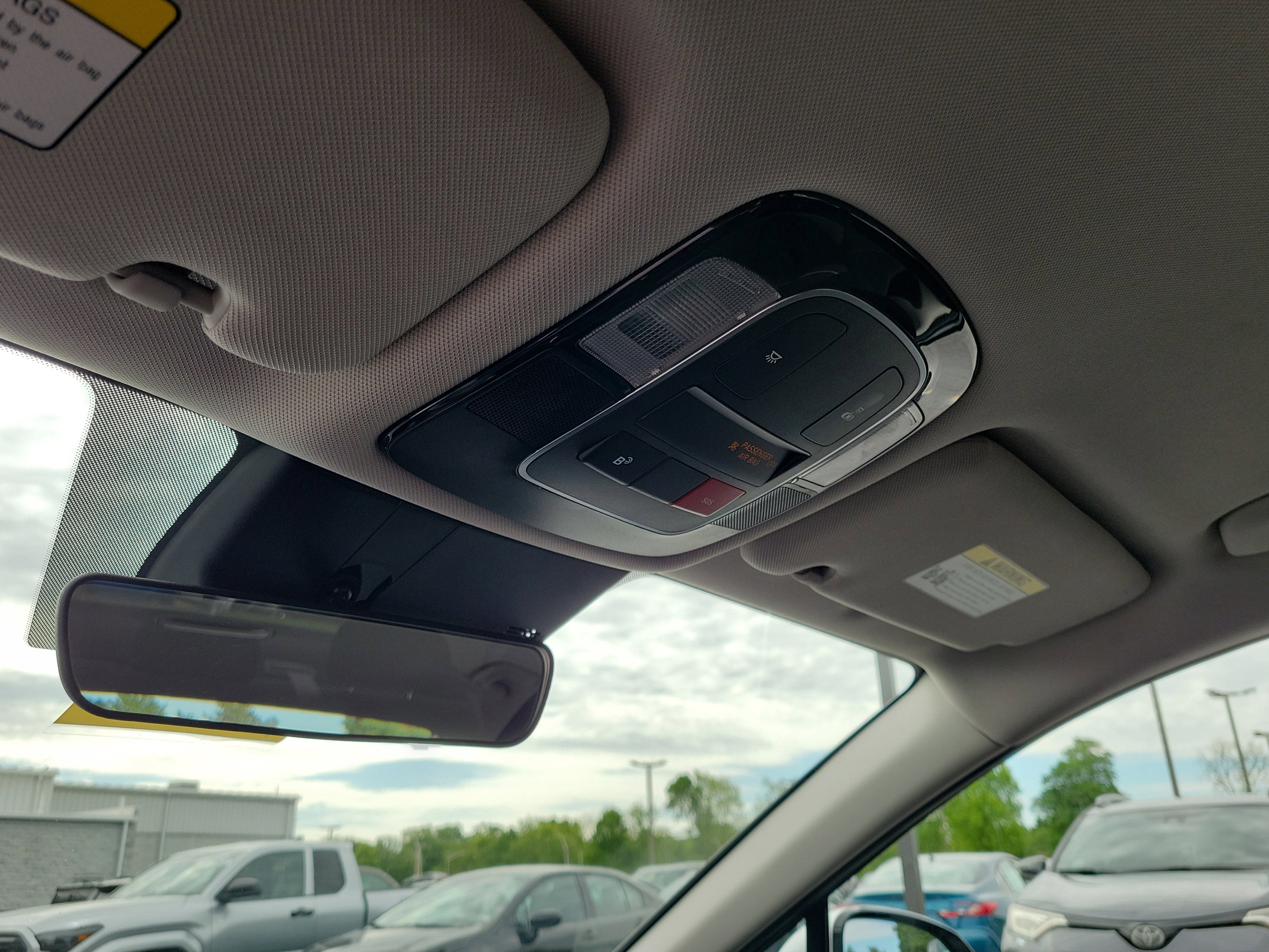 Used 2025 Aero Silver Hyundai SEL image 30