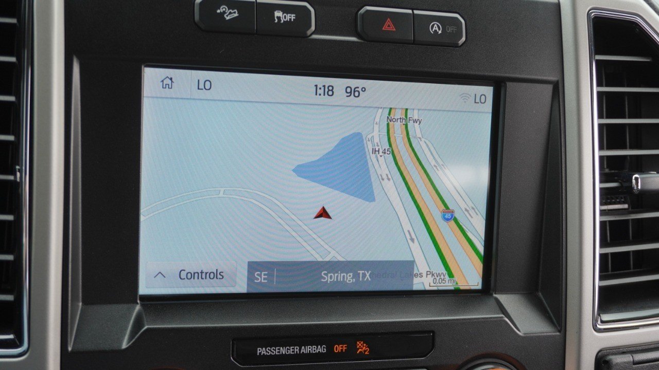 Used 2019 Gray Ford LARIAT image 18