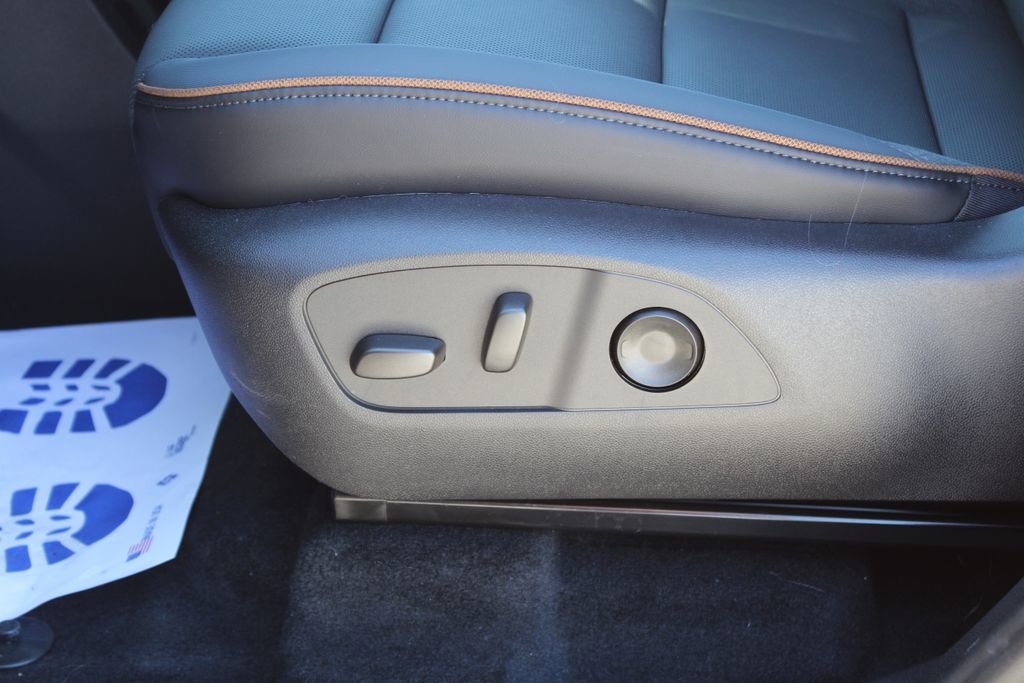 2026 GMC Acadia AT4 - Photo 12