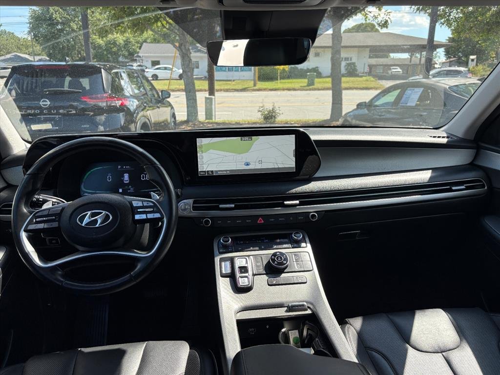 Certified Used 2024 Abyss Black Pearl Hyundai SEL 7 Passenger image 6