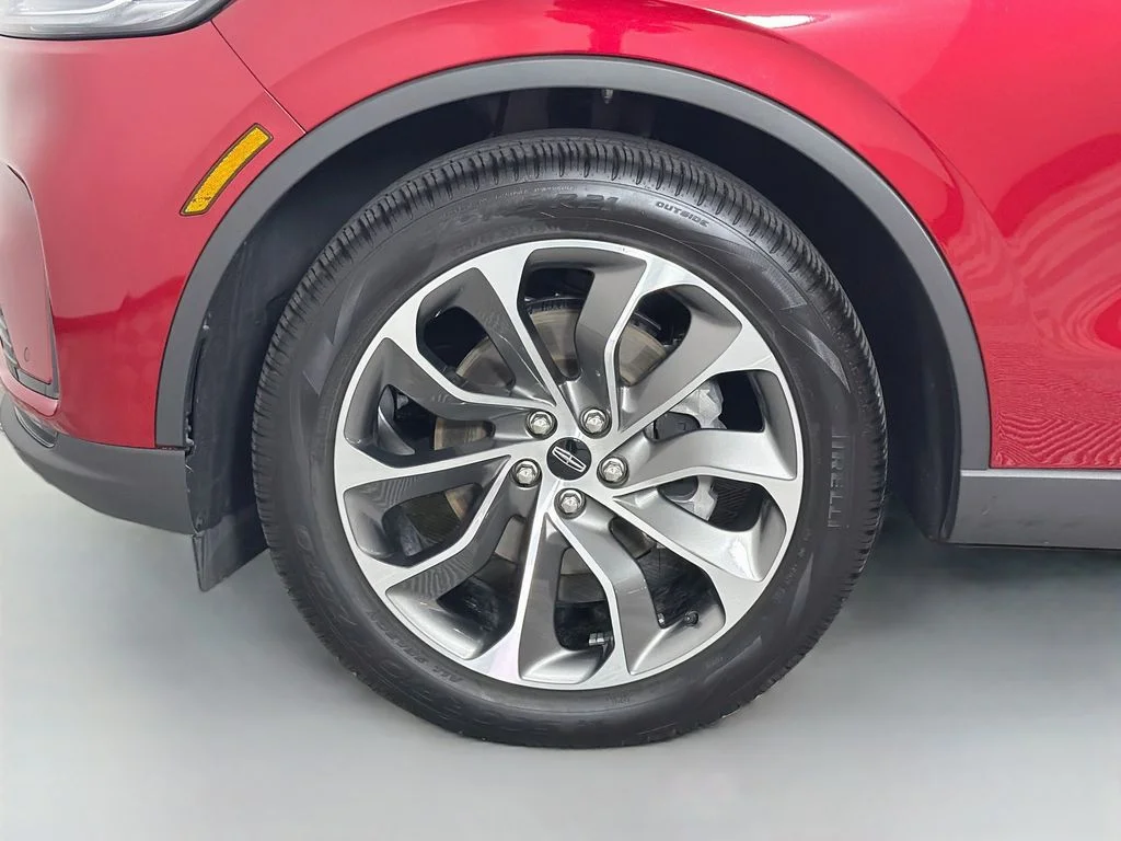 Used 2026 Red Lincoln Premiere image 32