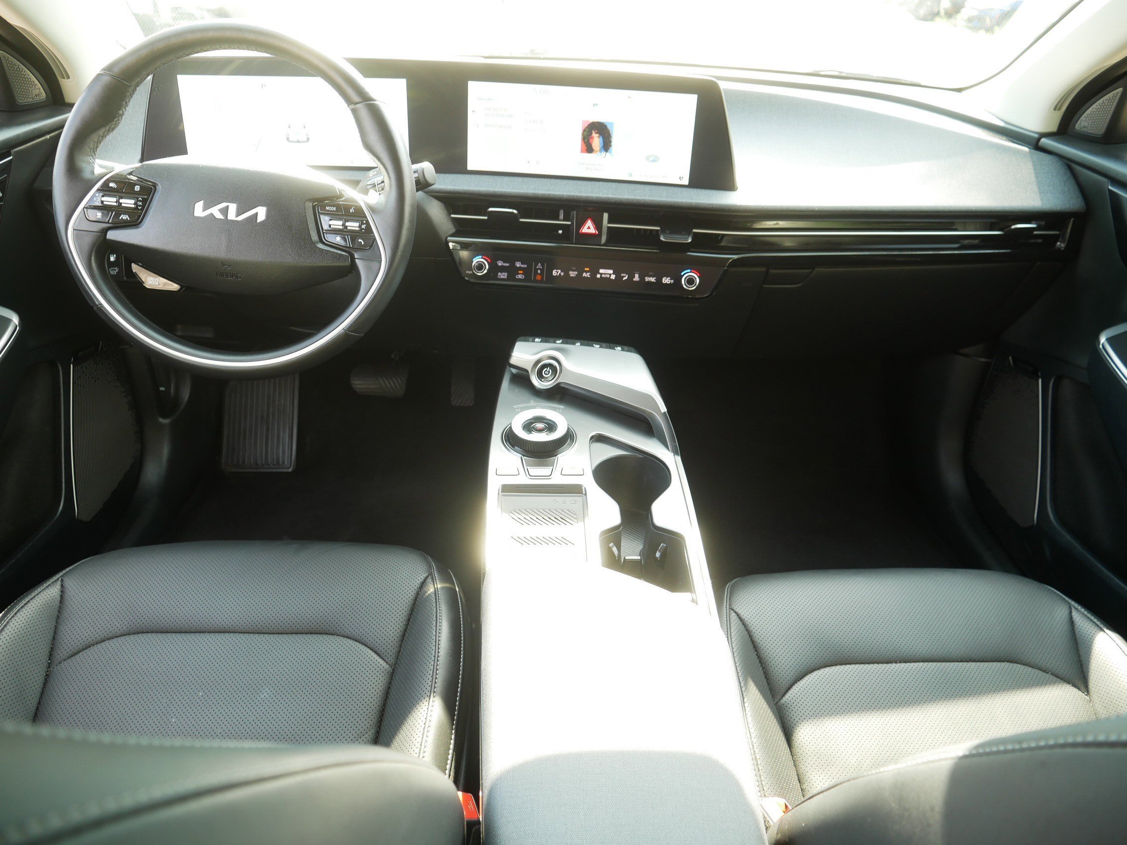 Certified Used 2024 Glacier Kia Wind image 10