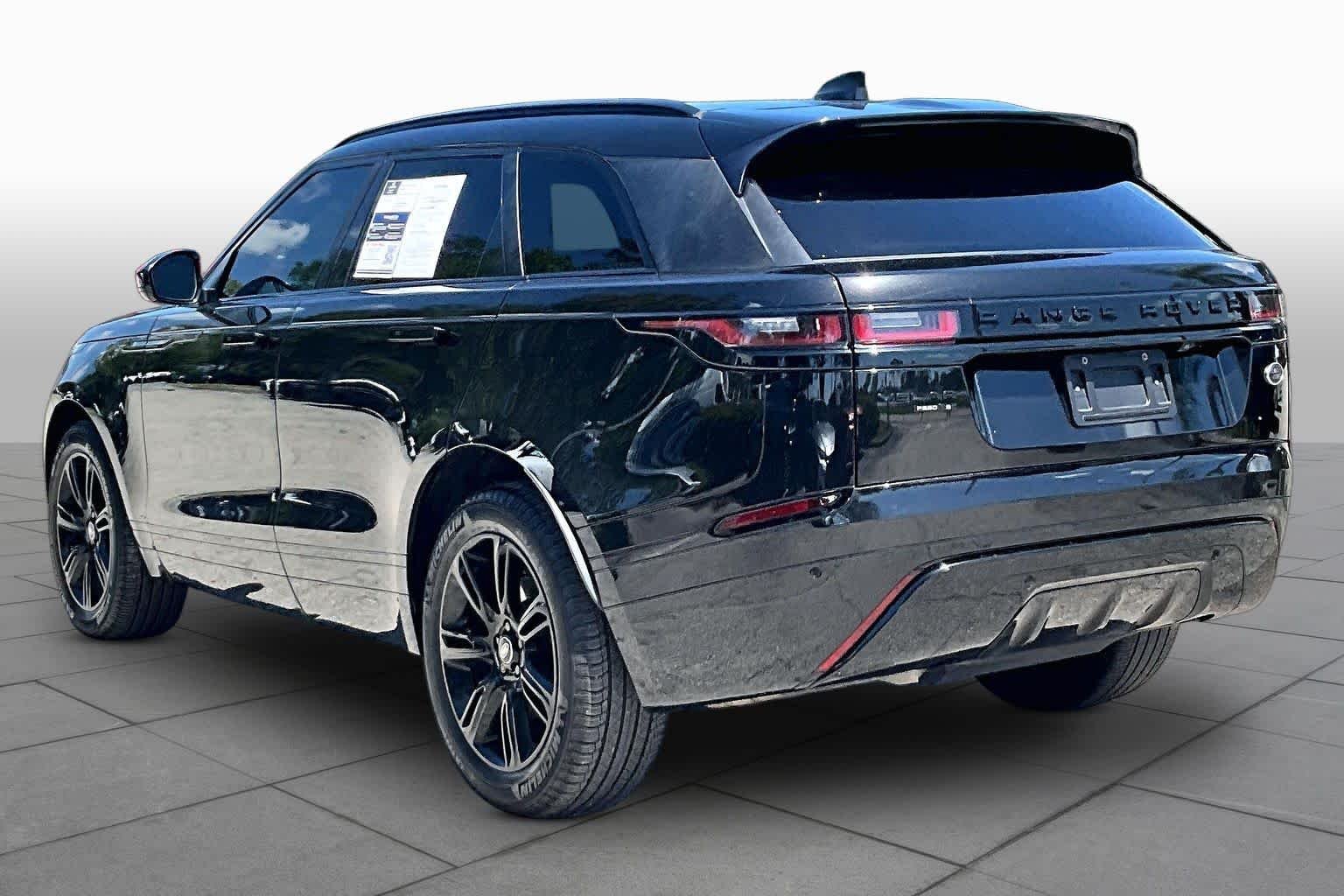 Used 2020  Land Rover R-Dynamic S image 12