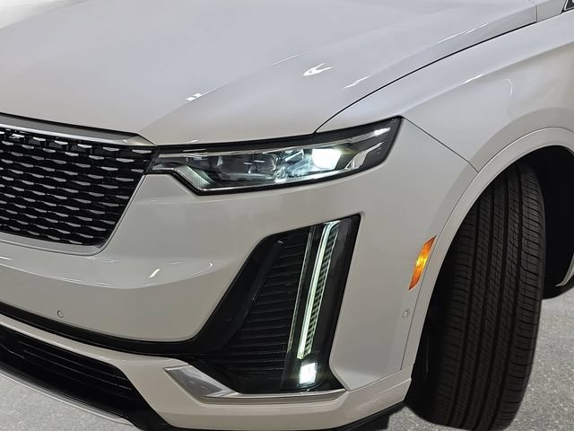 Certified Used 2025 Crystal White Tricoat Cadillac Premium Luxury image 28