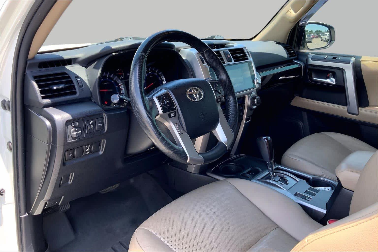 Used 2014 Blizzard Pearl Toyota Limited image 17