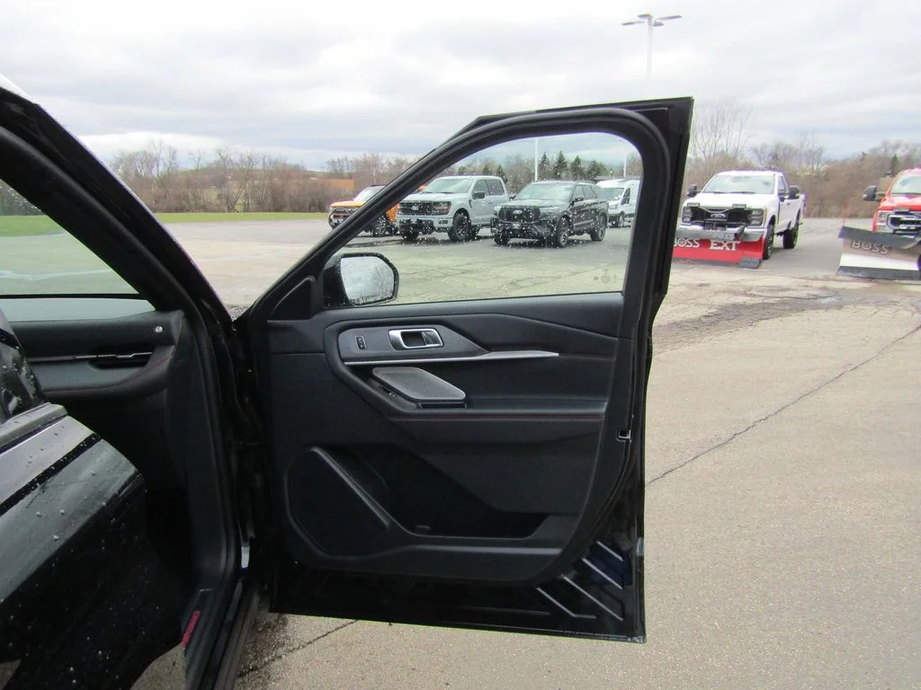 New 2026 Agate Black Metallic Ford ST image 40