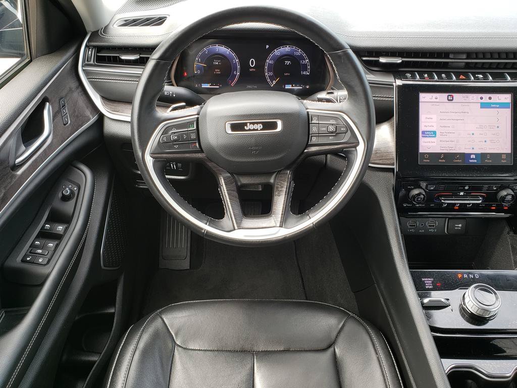 Used 2022 Diamond Black Crystal Pearlcoat Jeep Limited image 18