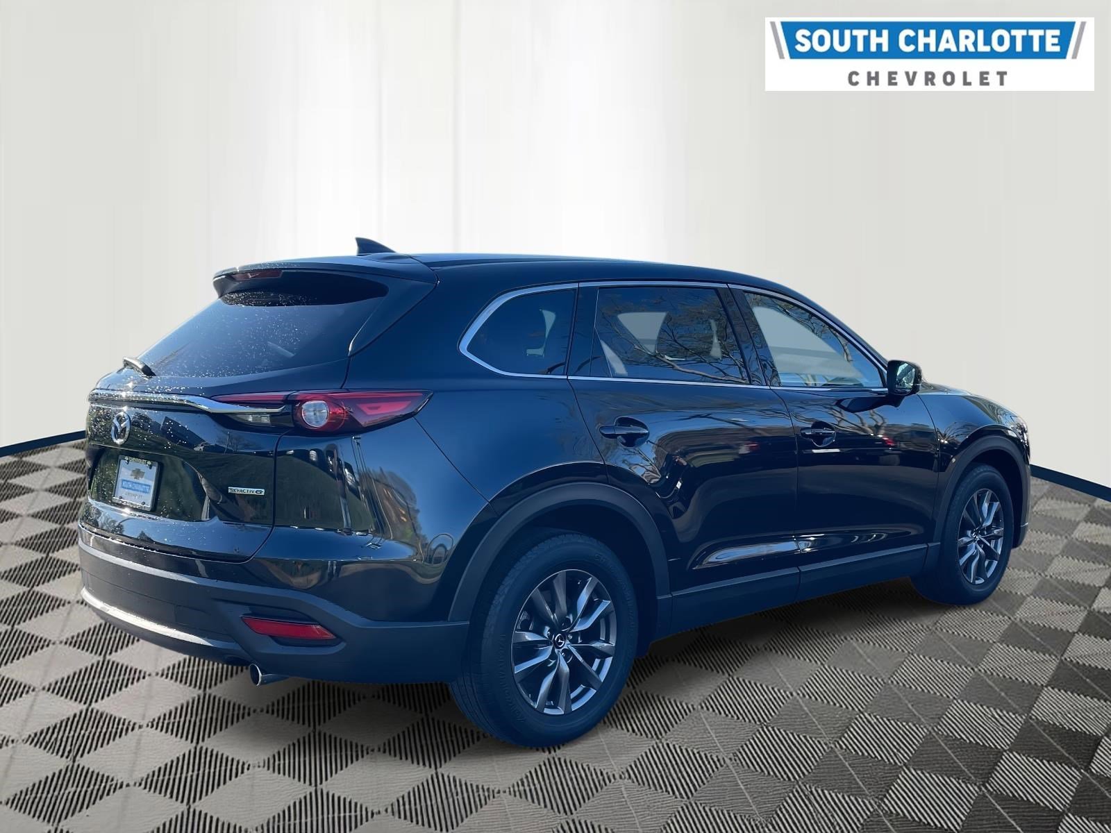 View vehicle photo 5