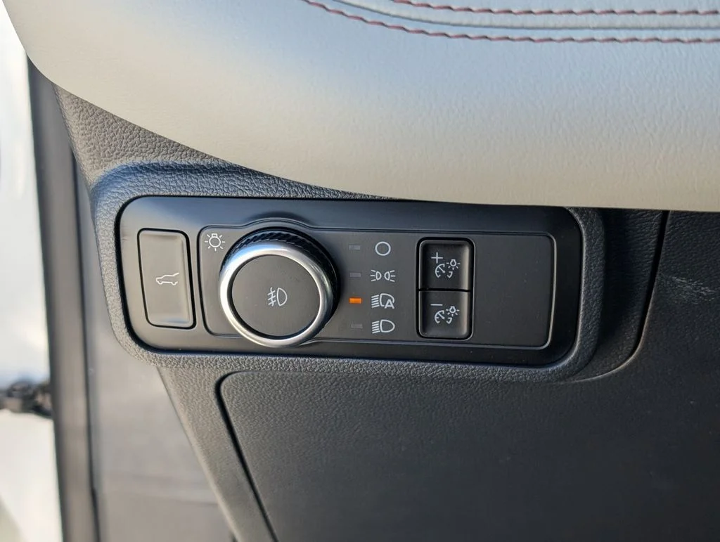 New 2026 Star White Metallic Tri-Coat Ford Active image 14