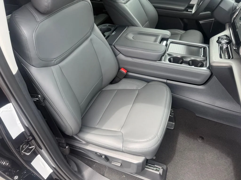 New 2026 Agate Black Metallic Ford Active image 65