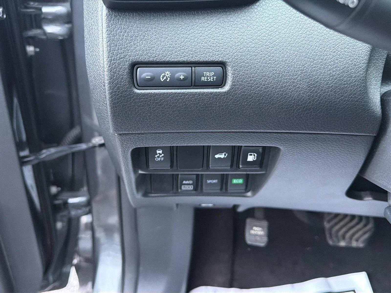 Used 2018 Gun Metallic Nissan SV image 13