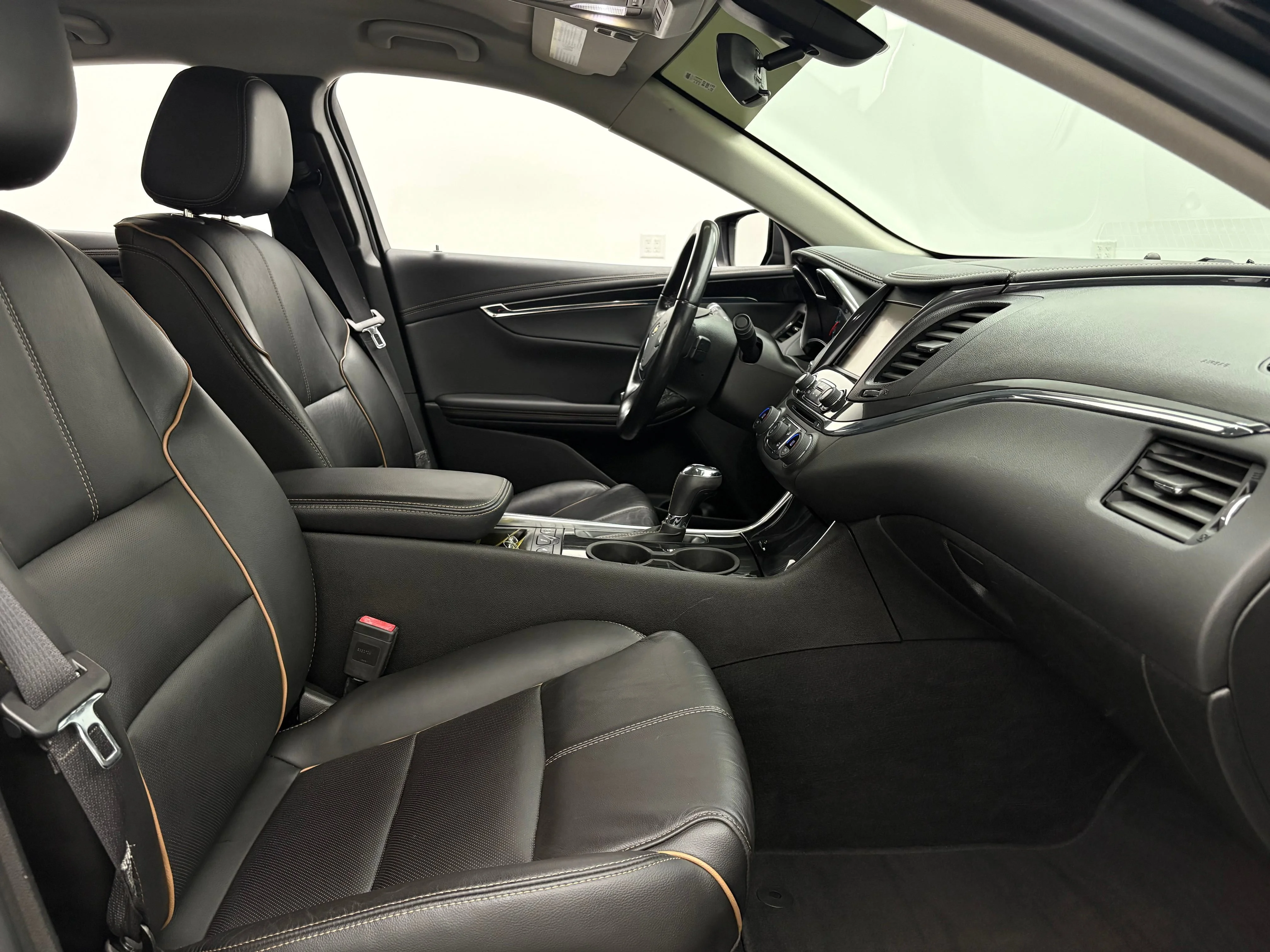 Used 2018 BLACK Chevrolet Premier image 39