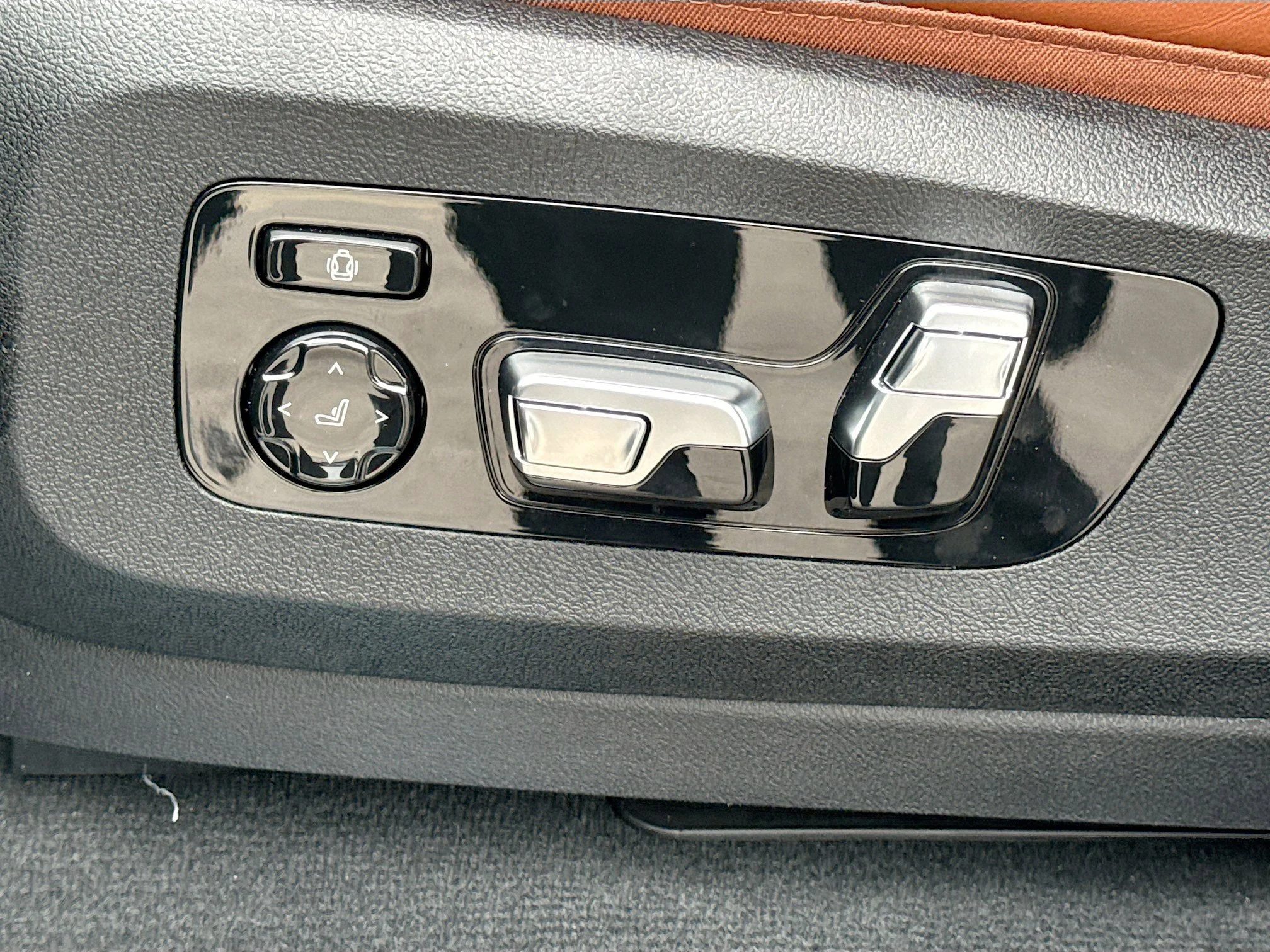 New 2026 Black Sapphire Metallic BMW xDrive50e image 24