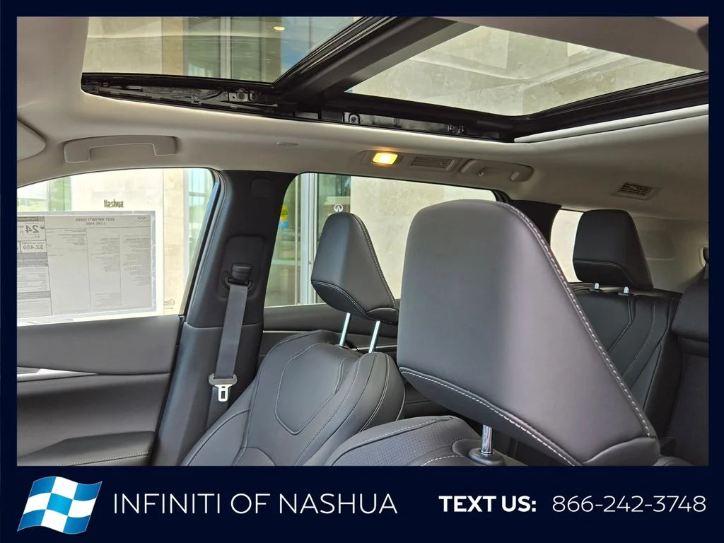 New 2027 RADIANT WHITE INFINITI Luxe AWD image 6