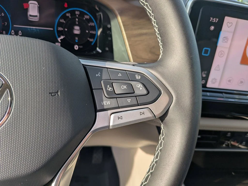 New 2026 Black Volkswagen 2.0T SE w/Technology image 29