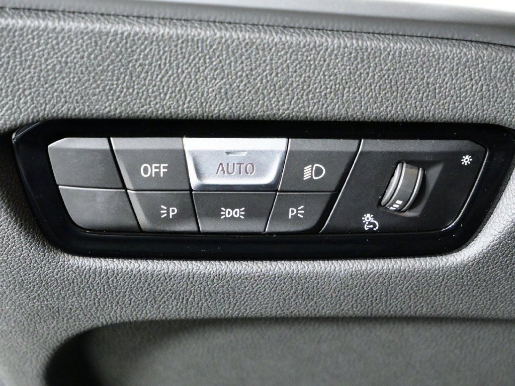 2026 BMW 3 Series 330i - Photo 38