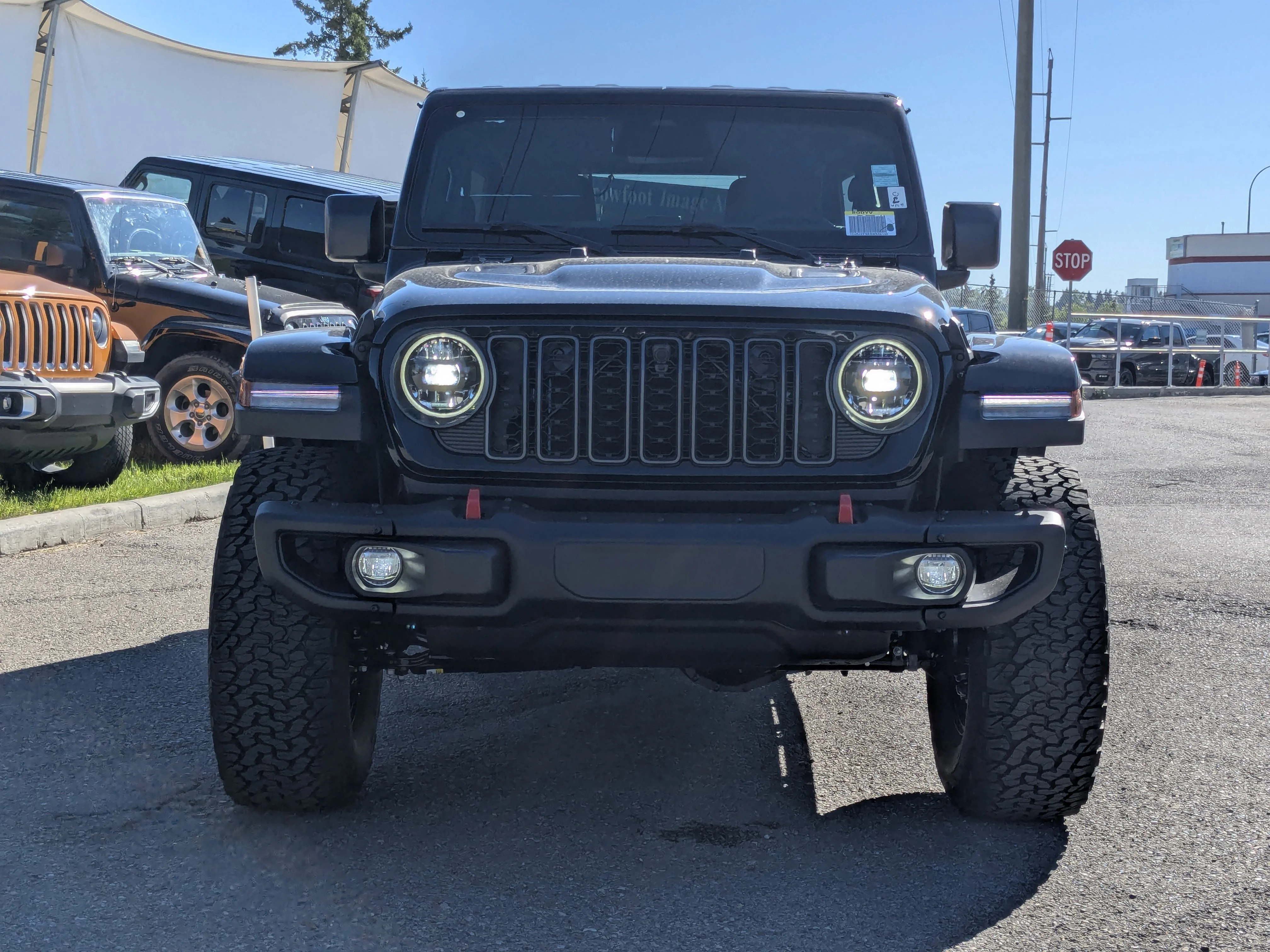 New 2025 Black Jeep Rubicon X - - 35 INCH A/T TIRES - Trailer Tow Group - Offroad Cam - Nappa leather seats & Tons More! image 2