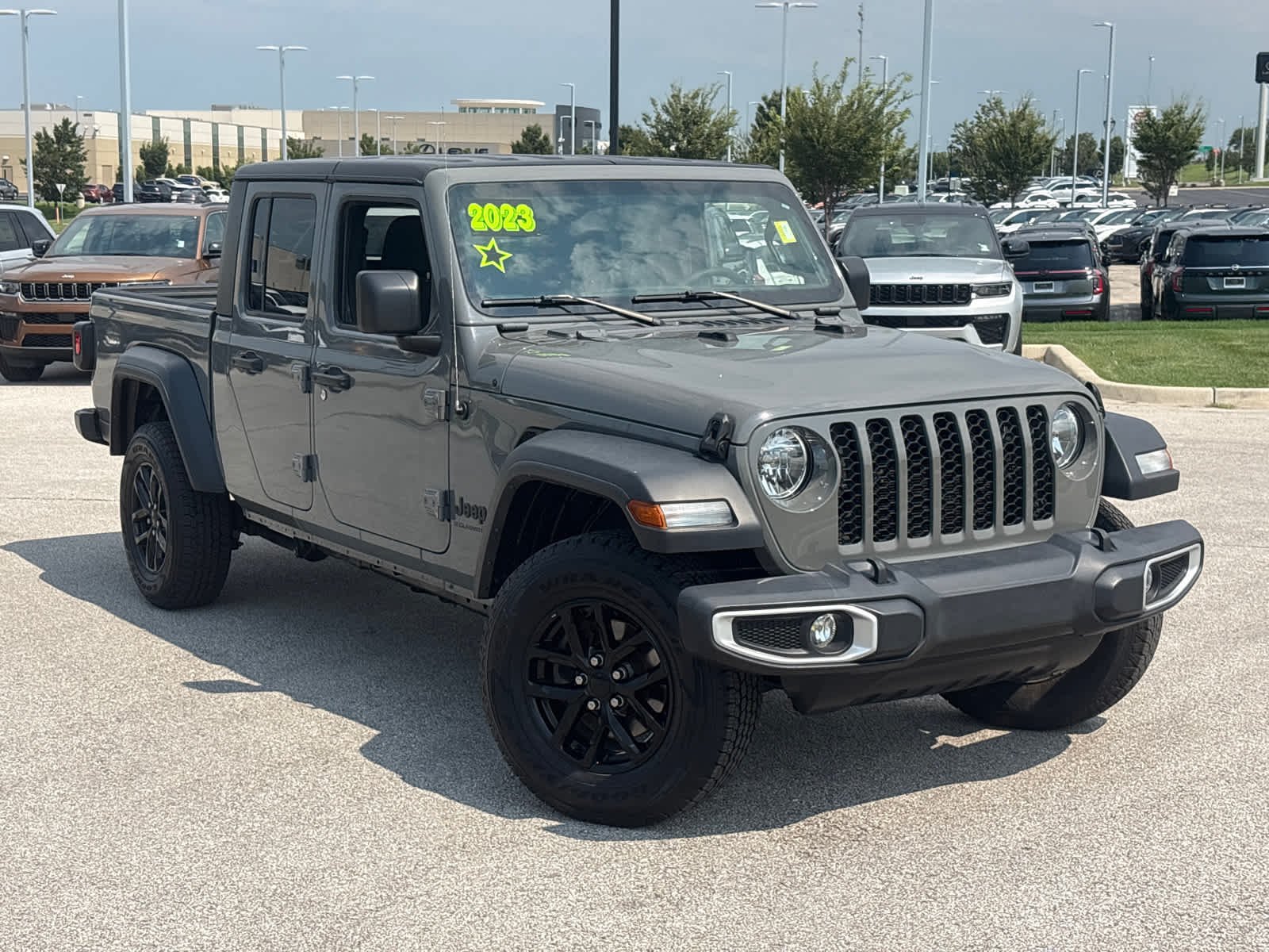 Used 2023 Jeep Gladiator Sport S with VIN 1C6HJTAG3PL554114 for sale in Kansas City