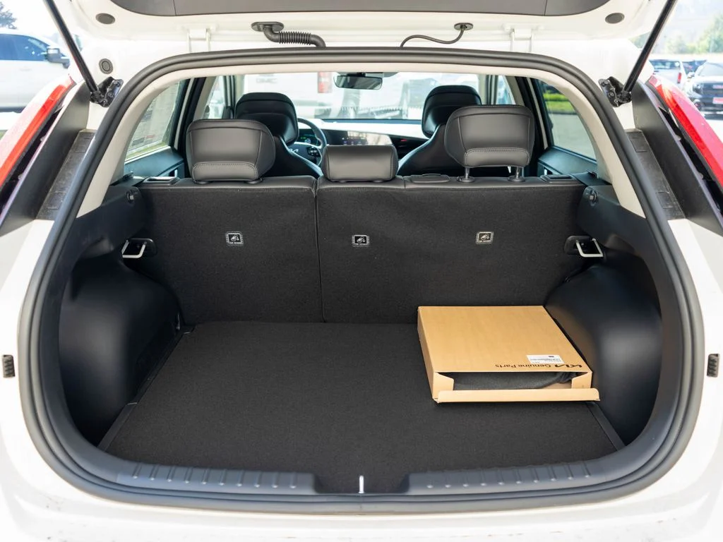 New 2026 Snow White Pearl Kia EX image 29