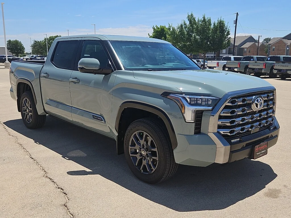 New 2026 Lunar Rock Toyota Platinum image 4