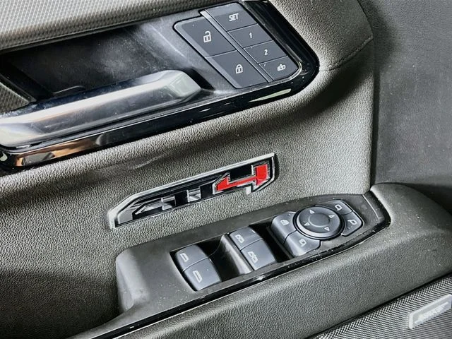 2025 GMC Sierra 1500 AT4 - Photo 9