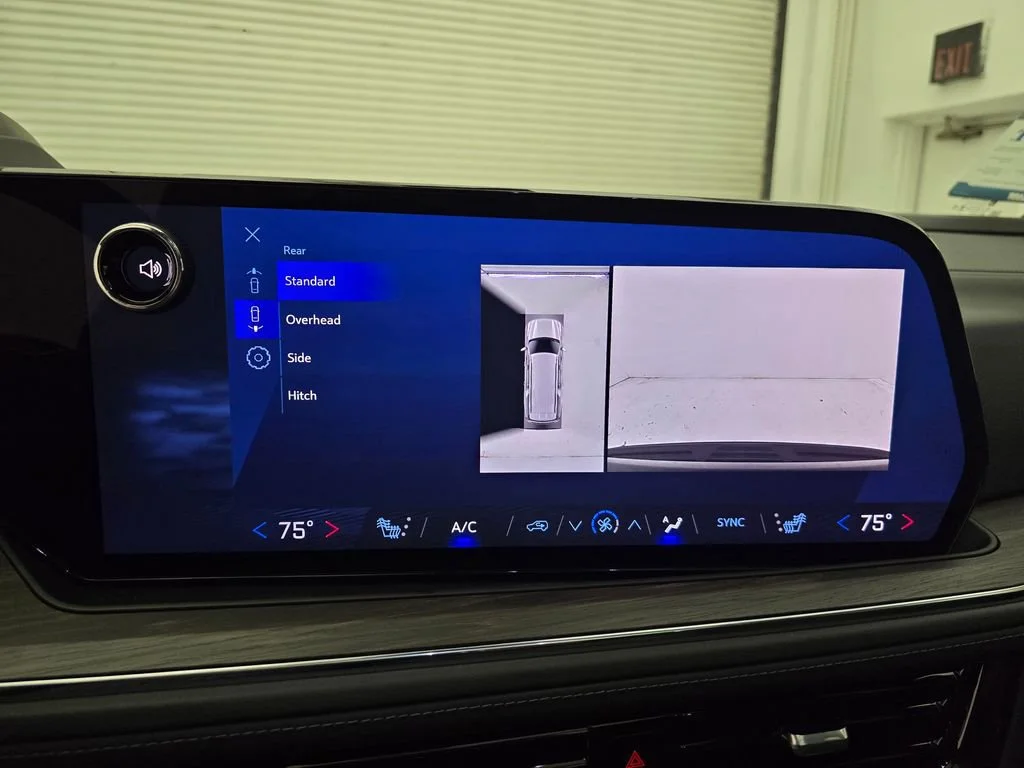 2025 Chevrolet Suburban Z71 - Photo 21