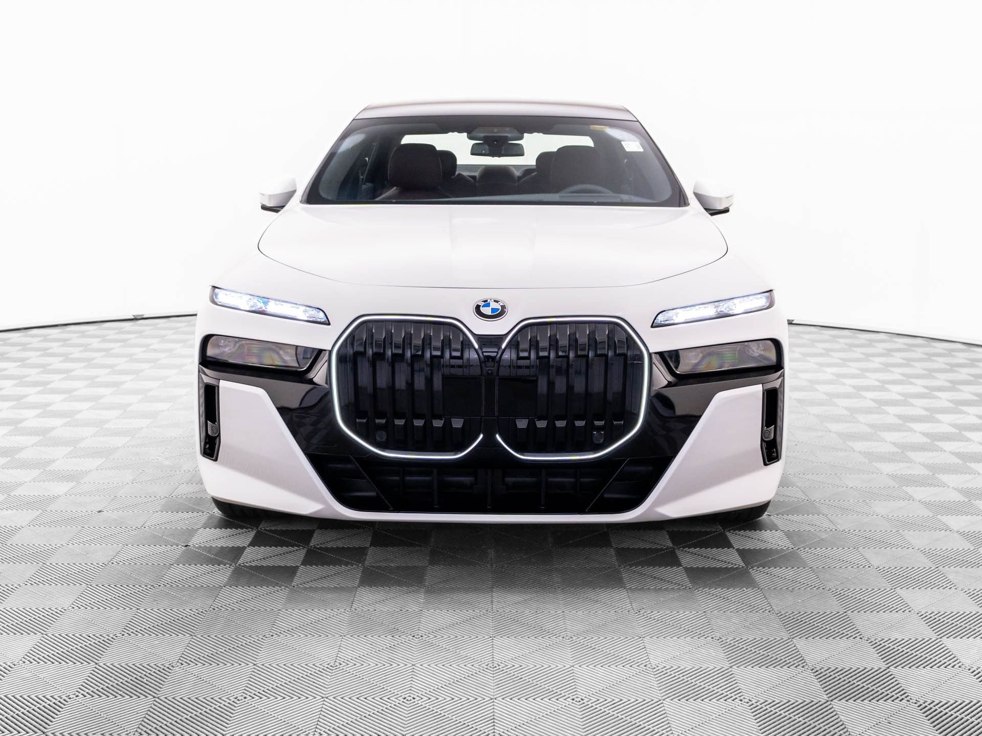 New 2026 Alpine White BMW 760i xDrive image 10