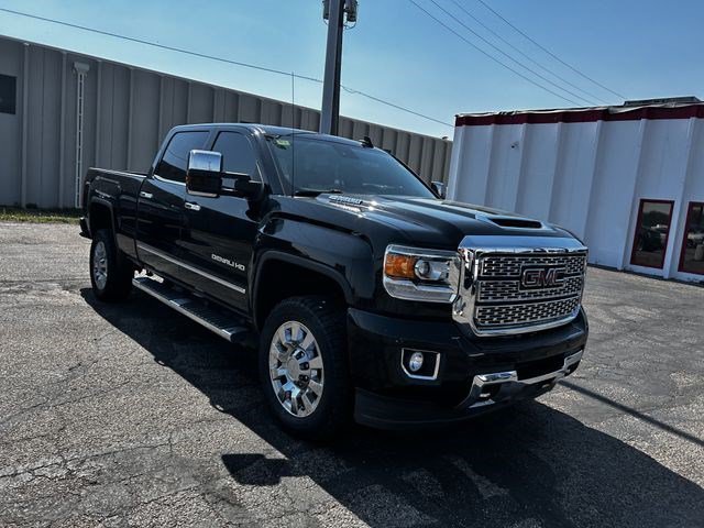 Used 2018 Onyx Black GMC Denali image 7