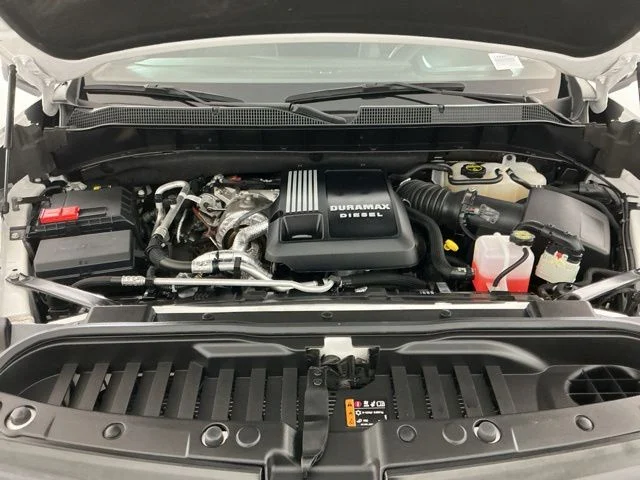 Used 2024  Chevrolet LTZ image 31