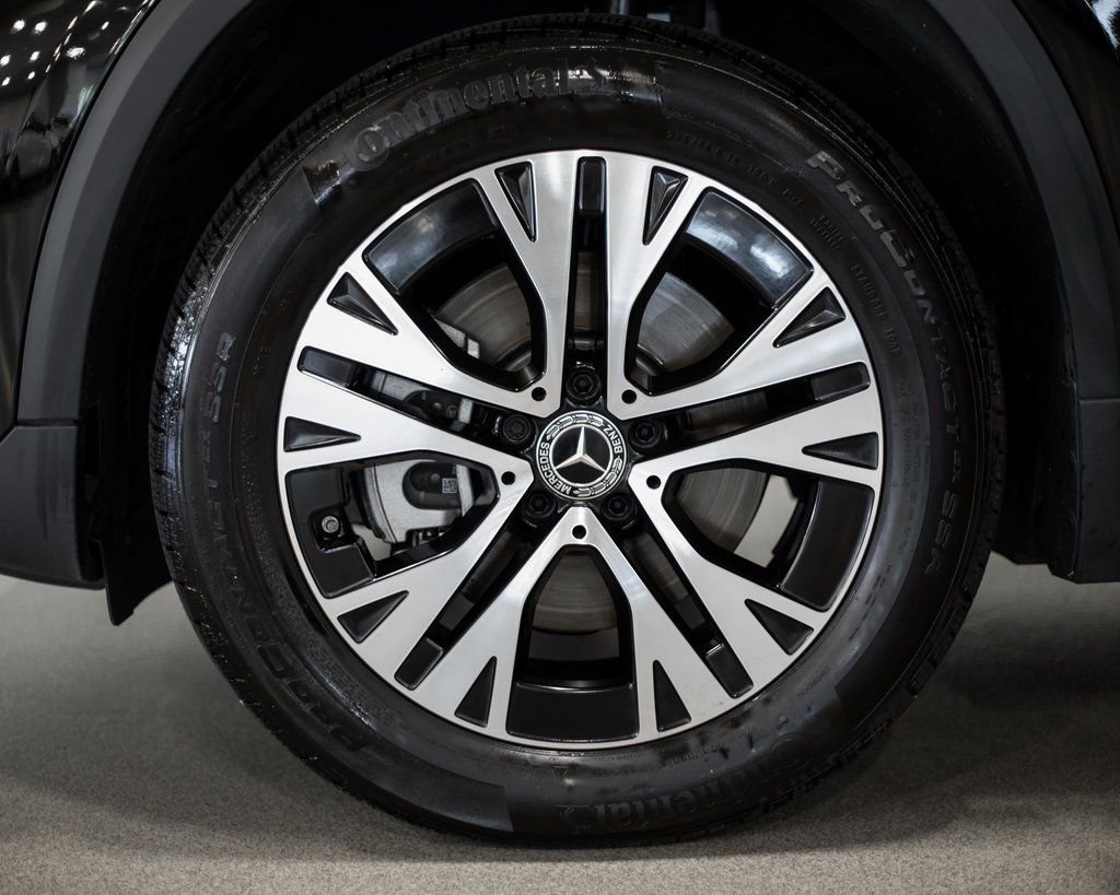 Certified Used 2025 Black Mercedes-Benz GLA 250 image 4