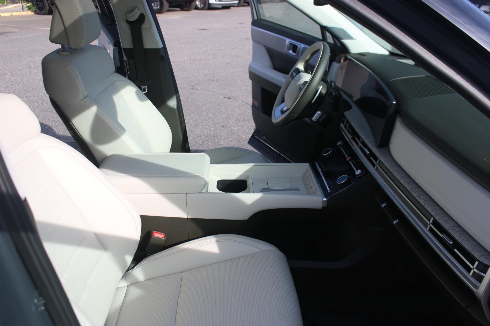 Used 2024 Ecotronic Gray Hyundai Calligraphy image 39