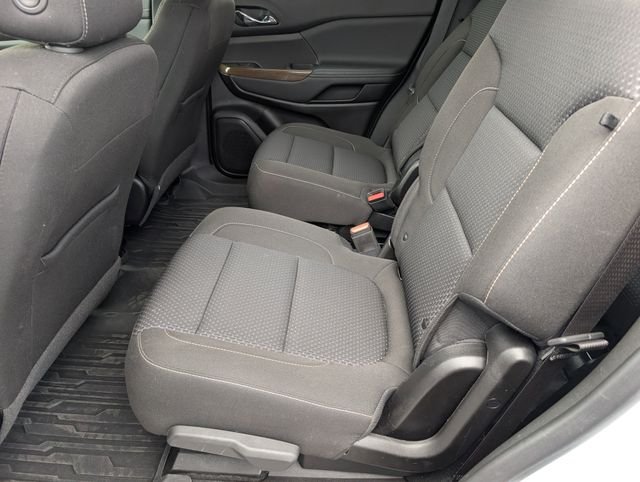 Used 2023 White GMC SLE image 29
