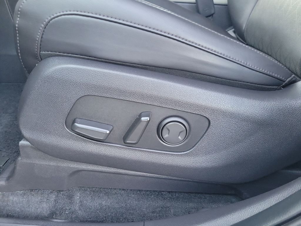 Certified Used 2024 Ceramic Silver Kia EX image 17