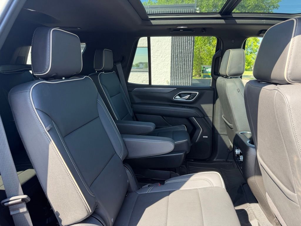 Used 2023  GMC SLT image 30