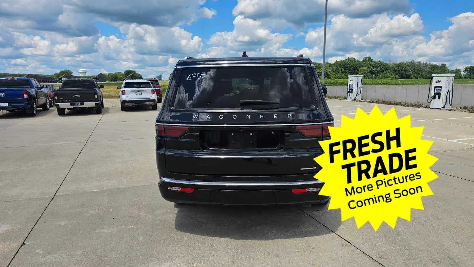 Used 2024 Diamond Black Crystal Pearlcoat Jeep Series III image 7