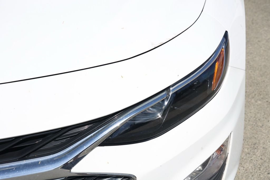 Used 2023 White Chevrolet LT image 9