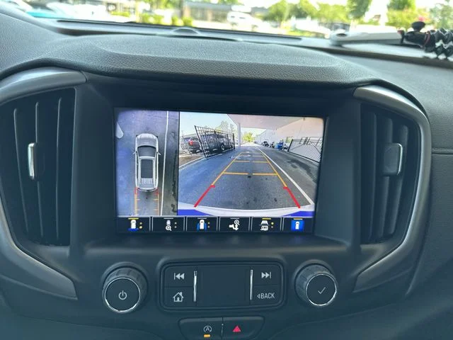Certified Used 2022 White GMC AT4 image 18