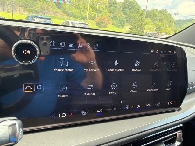New 2027 Summit White Chevrolet LT image 38
