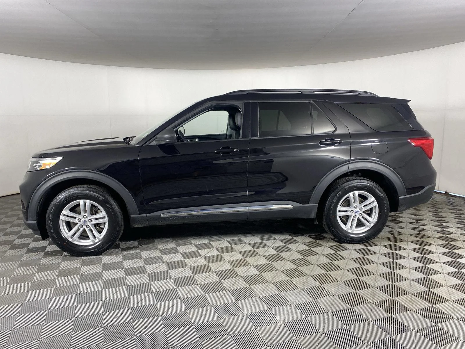 Used 2023 Agate Black Ford XLT image 14