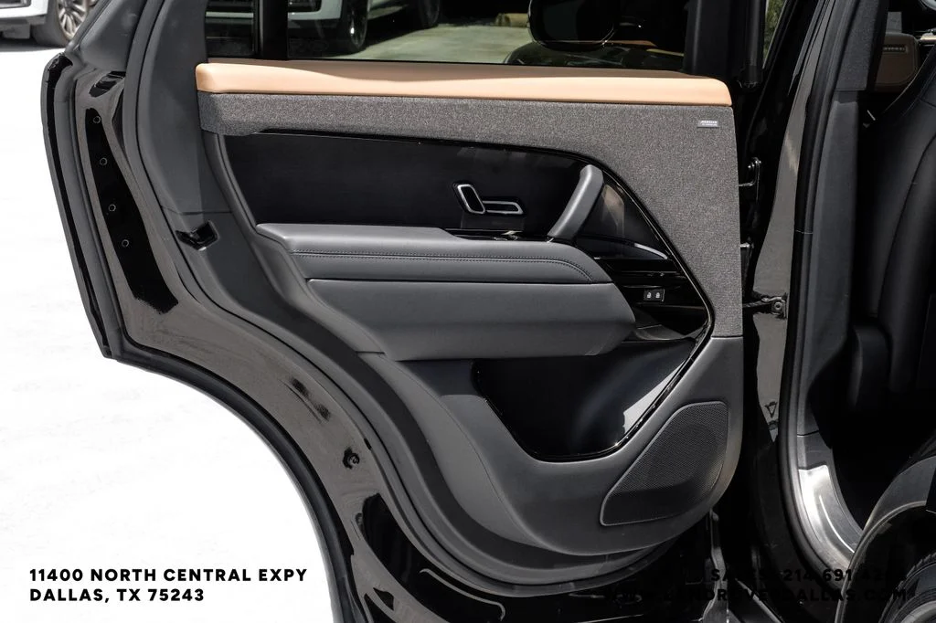Certified Used 2024 SV Bespoke Match to Sample in Gloss Finish Land Rover Autobiography image 49