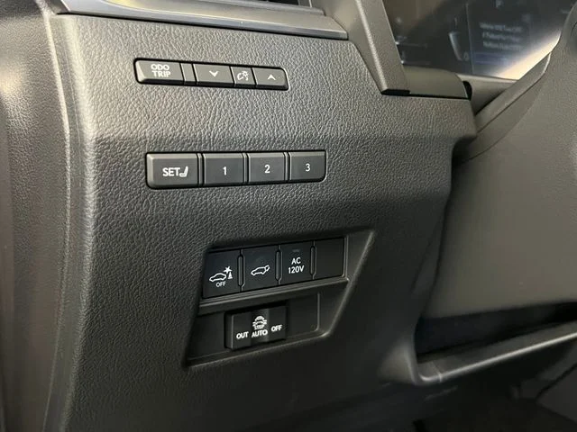 Used 2026 Atomic Silver Lexus 550 Luxury+ image 27