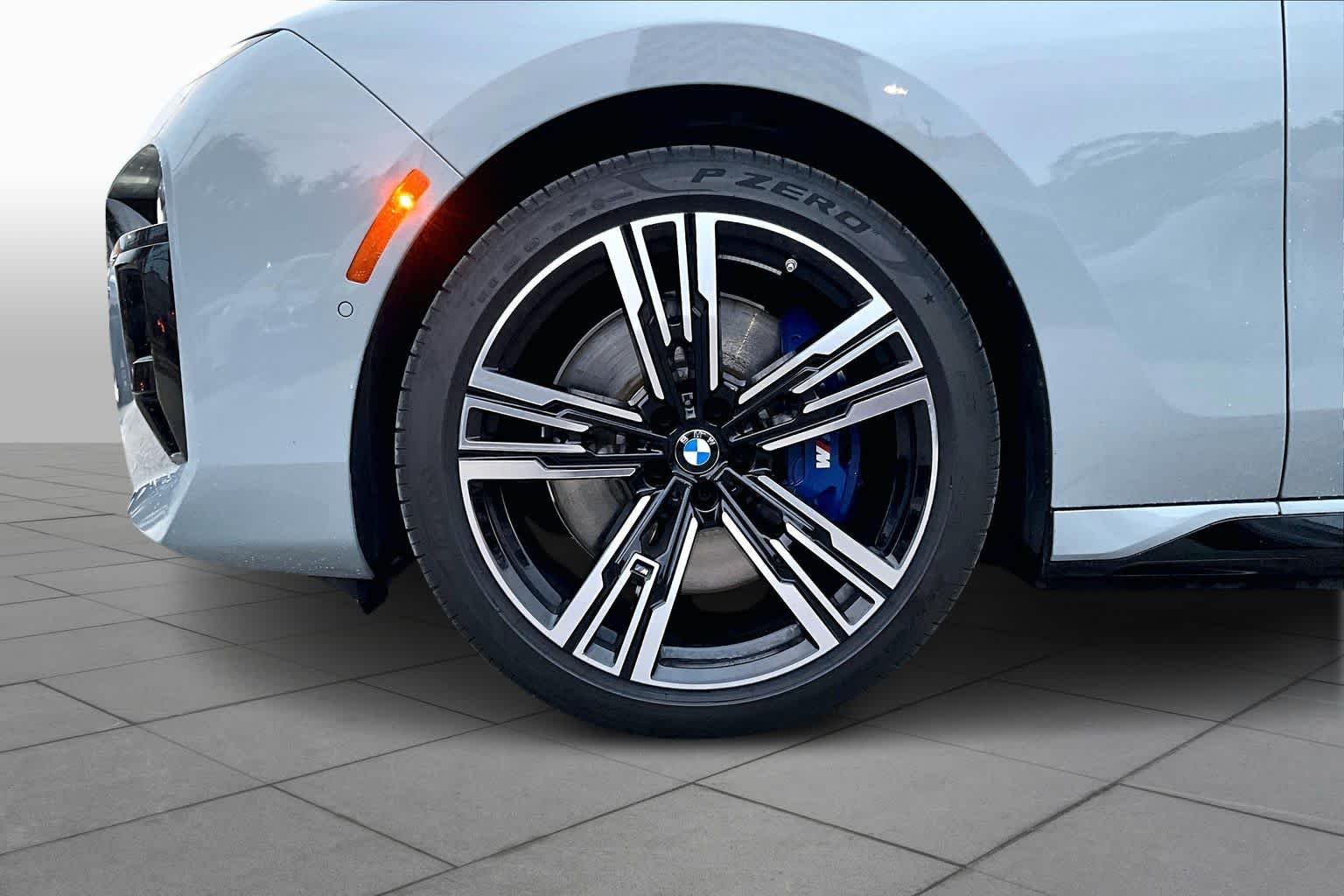 2025 BMW i7 50 - Photo 10