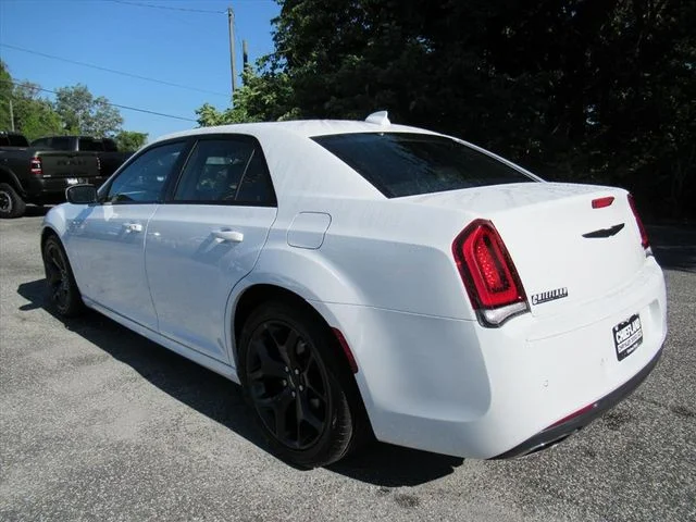 Certified Used 2023 White Chrysler Touring image 5