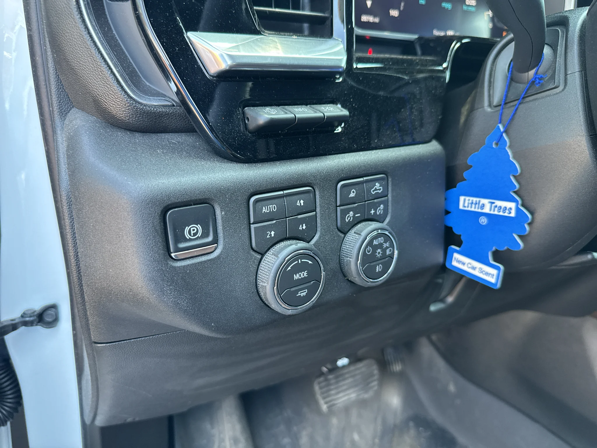Used 2026 Summit White Chevrolet High Country image 13