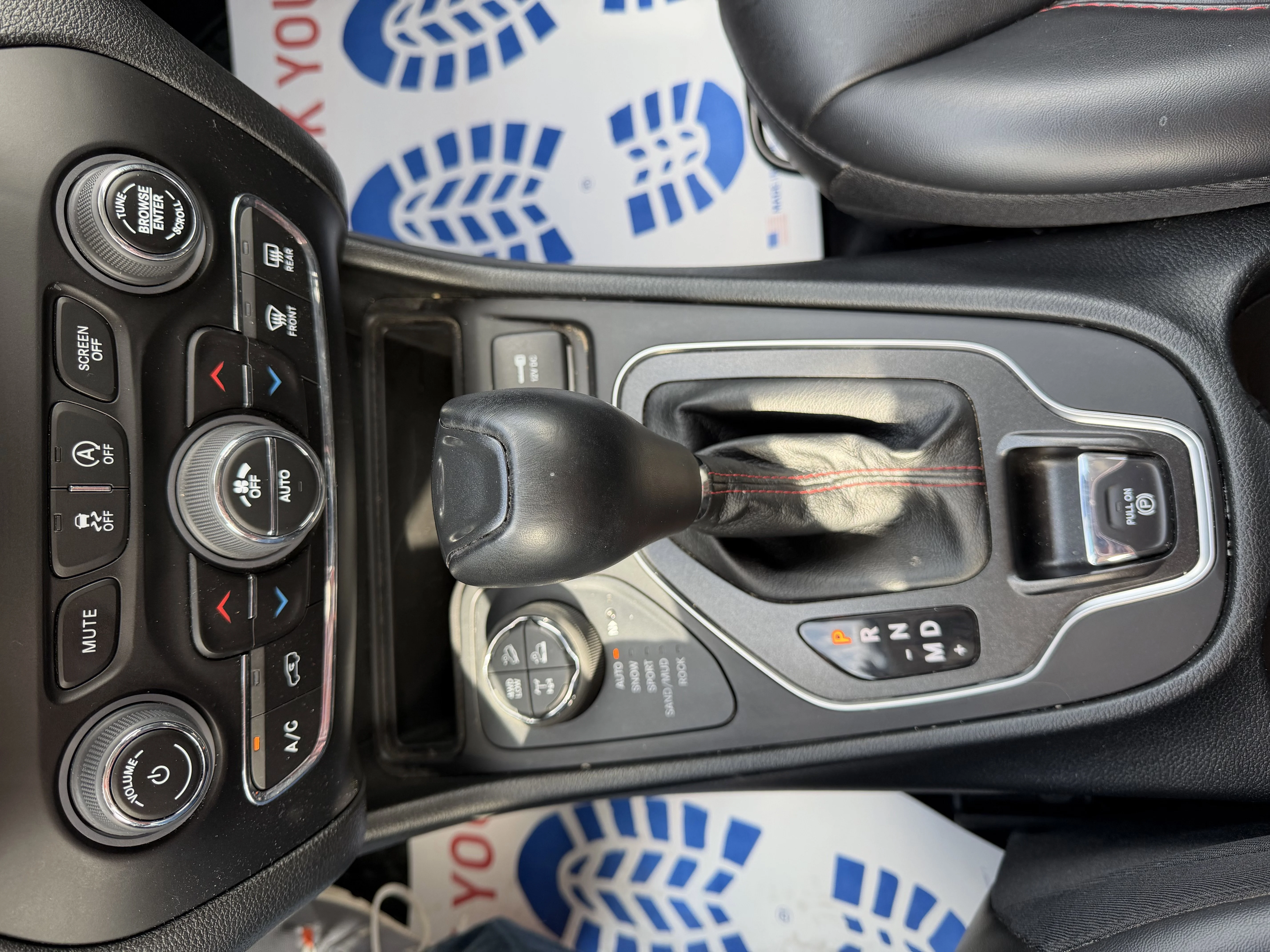 Used 2022 Hydro Blue Pearlcoat Jeep Trailhawk image 21