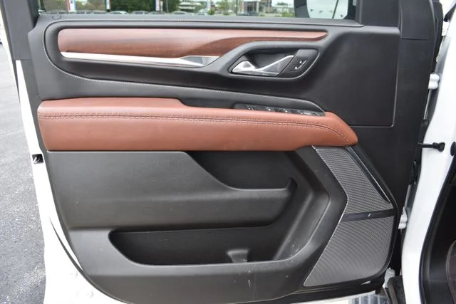 Used 2023 White GMC Denali Ultimate image 10